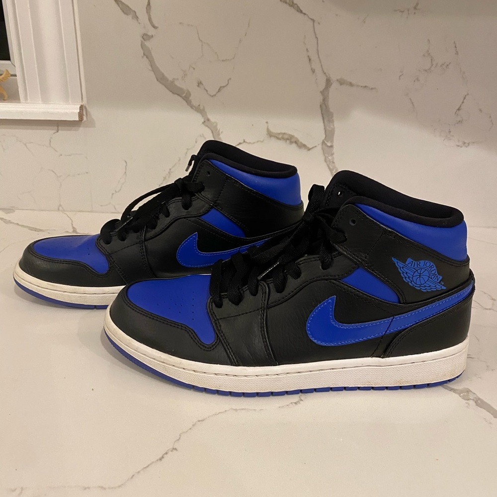 Nike Jordan Mids men size 8.5